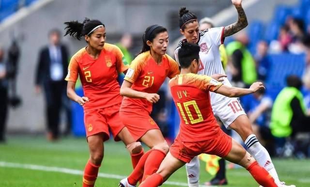 国产美女极度色诱视频www