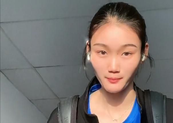 捏胸吃奶吻胸免费视频日本
